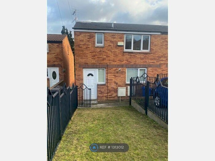 3 Bedroom Semi-Detached House To Rent In Normanton Gardens, Sheffield S4
