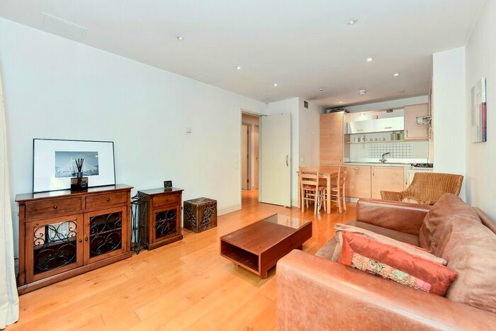 1 Bedroom Flat To Rent In Earls Court Square, Earls Court, SW5