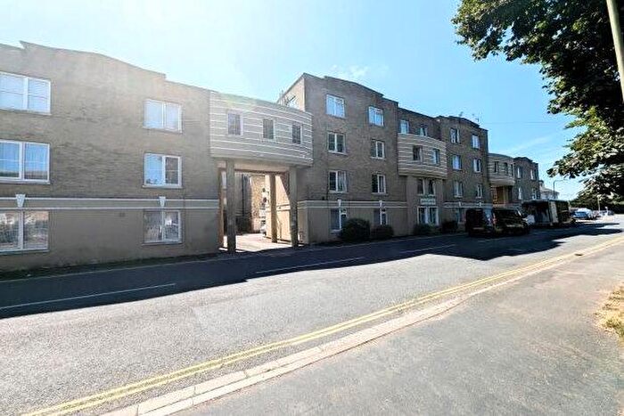 1 Bedroom Flat To Rent In Sea Front, Hayling Island, PO11