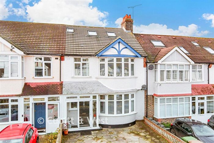 5 Bedroom Terraced House For Sale In Guildford Way, Wallington, Surrey, SM6