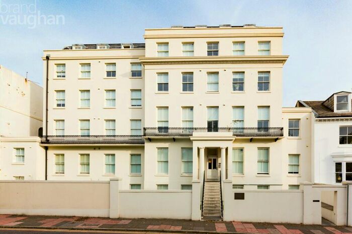 Flat To Rent In St Annes House, Buckingham Place, Brighton, BN1