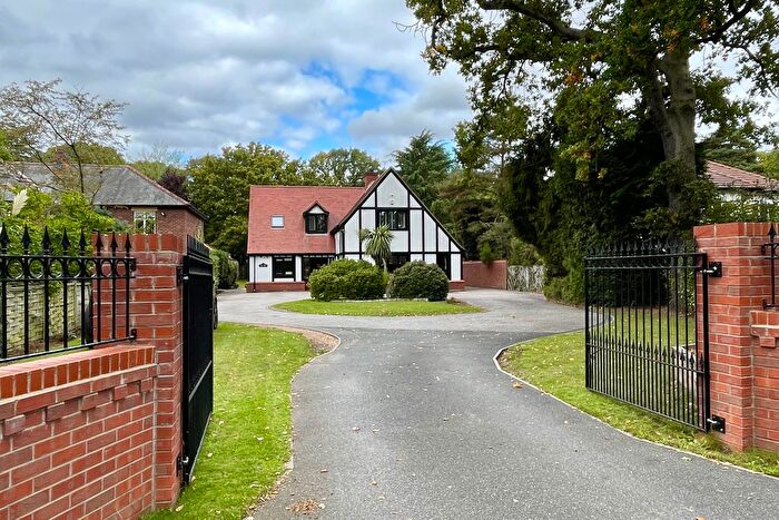 5 Bedroom Detached House For Sale In Warning Tongue Lane, Bessacarr, Doncaster, DN4