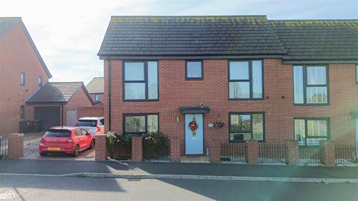 3 Bedroom Semi-Detached House For Sale In Bridgnorth Road, Birmingham, B33