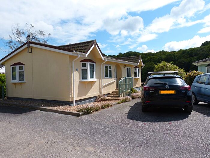 2 Bedroom Mobile/park Home For Sale In Cosawes Park Homes, Perranarworthal, TR3