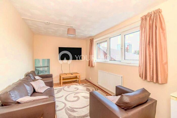 4 Bedroom Flat To Rent In St. James's Road, Southsea, Hampshire, PO5