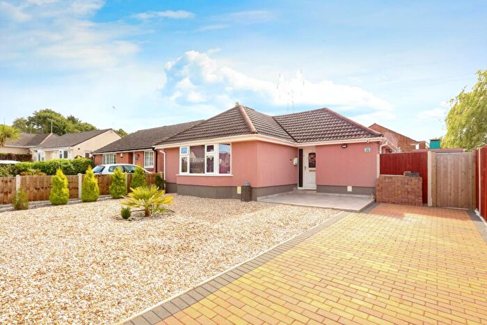 3 Bedroom Bungalow For Sale In Encombe Close, Poole, BH12