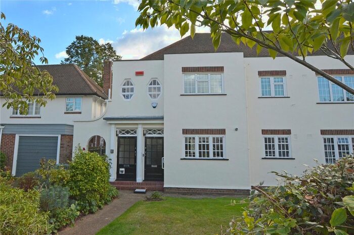 3 Bedroom Maisonette To Rent In Lock Chase, London, SE3