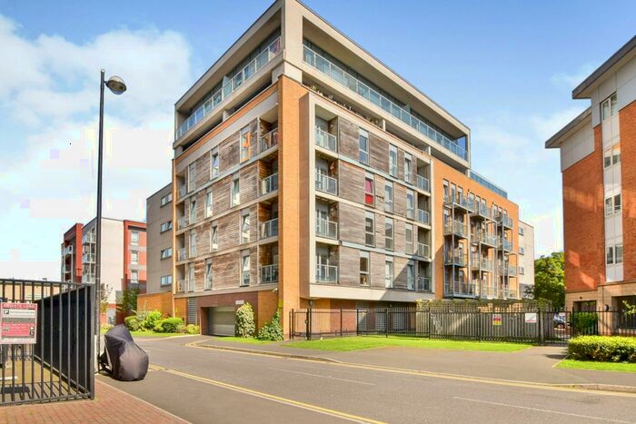 1 Bedroom Apartment To Rent In Pioneer House, Elmira Way, Salford, M5