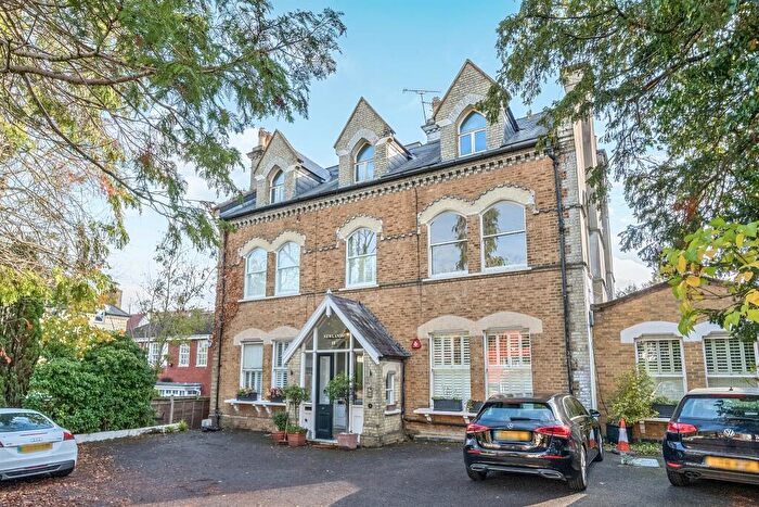 1 Bedroom Flat For Sale In Oakleigh Park South, London, N20