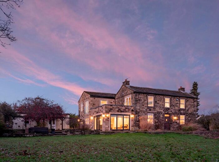 5 Bedroom Detached House For Sale In West End Lane, Horsforth, LS18