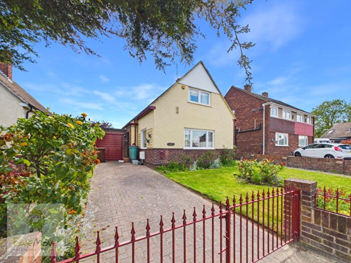 2 Bedroom Detached Bungalow For Sale In Main Road, Rochester, ME3