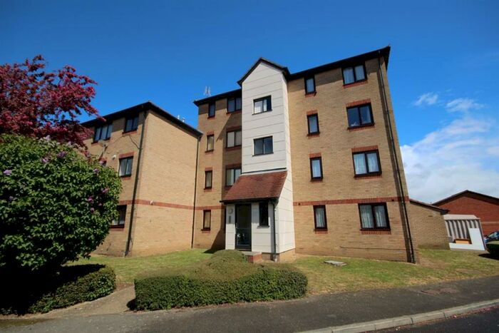 2 Bedroom Flat To Rent In Magpie Close, Enfield, EN1