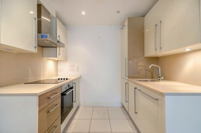 2 Bedroom Flat To Rent In New River Village, Hornsey, London, N8