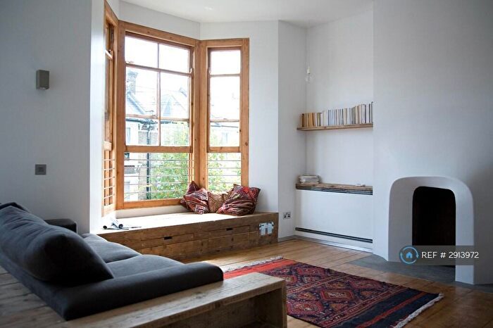 3 Bedroom Flat To Rent In Alconbury Road, London, E5