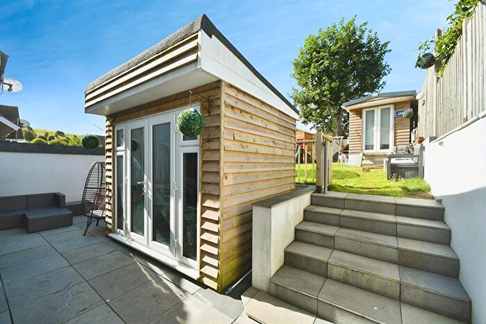 3 Bedroom Terraced House For Sale In Stanstead Crescent, Brighton, BN2