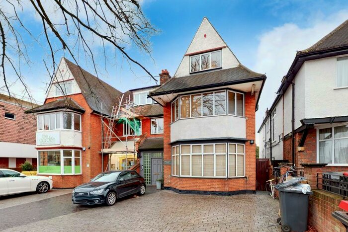 2 Bedroom Flat To Rent In Finchley Road, Golders Green, NW11
