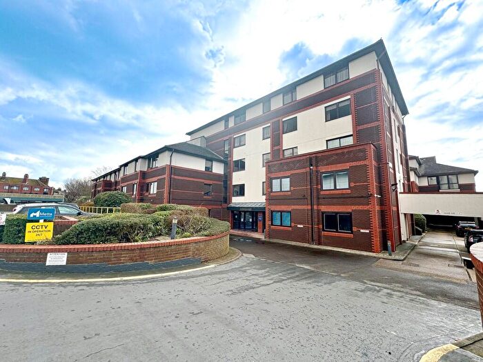 1 Bedroom Retirement Property For Sale In Gordon Place, Southend-on-Sea, SS1