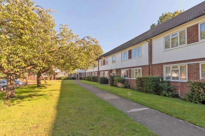 2 Bedroom Flat To Rent In Radcliffe Square, London SW15