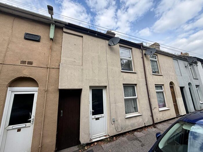 3 Bedroom Terraced House For Sale In Raglan Street, Lowestoft, Suffolk, NR32
