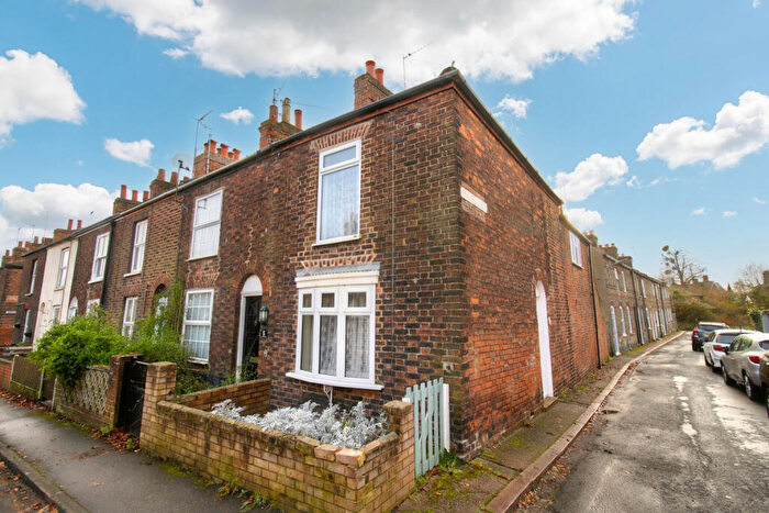 3 Bedroom End Of Terrace House For Sale In Extons Road, King's Lynn, Norfolk, PE30