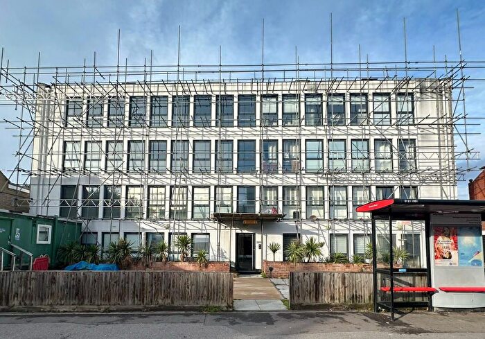 1 Bedroom Flat For Sale In Flat Park House, Burlington Road, New Malden, Surrey, KT3
