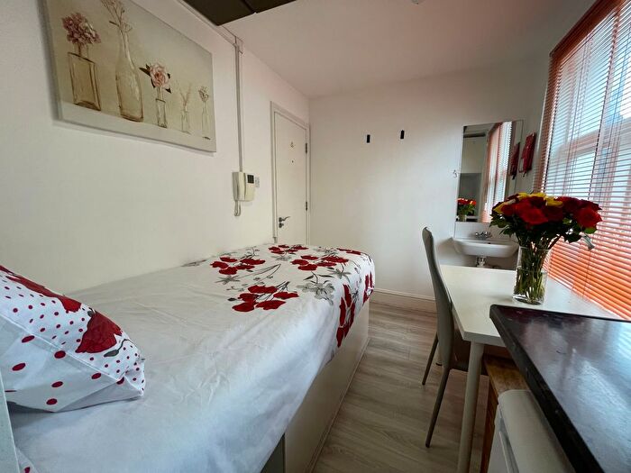 Studio To Rent In Cromwell Road, London, SW7