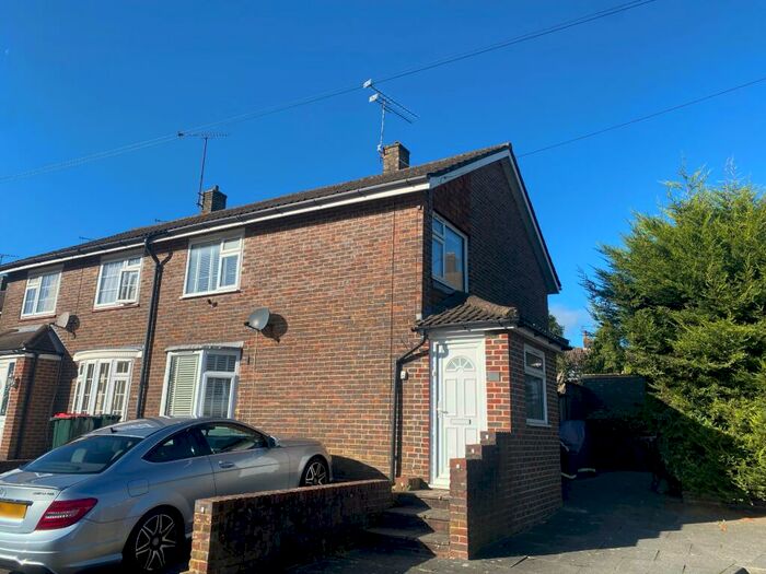 3 Bedroom End Of Terrace House To Rent In Shepherd Close, Crawley, RH10