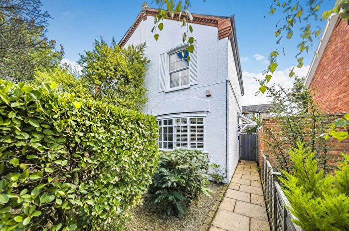 3 Bedroom Semi-Detached House For Sale In Kings Road, Kingston Upon Thames, KT2