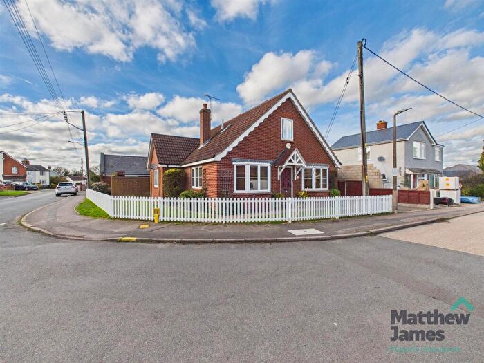 3 Bedroom Chalet To Rent In Elwin Road, Colchester, CO5