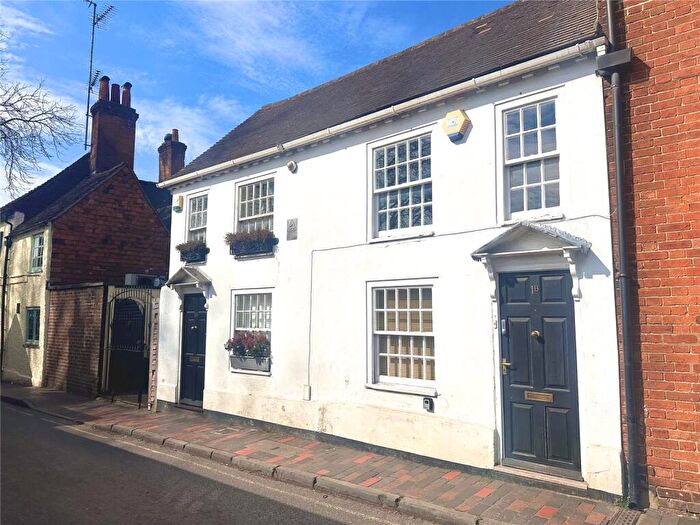 1 Bedroom Terraced House To Rent In Park Row, Farnham, Surrey, GU9