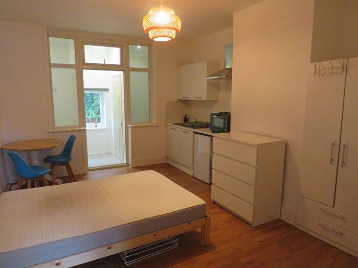 1 Bedroom Studio To Rent In Brentmead Place, Brent Cross, NW11