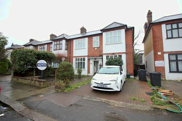 1 Bedroom Flat To Rent In Kildowan Road, Goodmayes, IG3