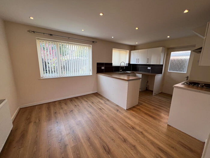 3 Bedroom Semi-Detached House For Sale In Winsford Avenue, Allesley Park, Coventry, CV5