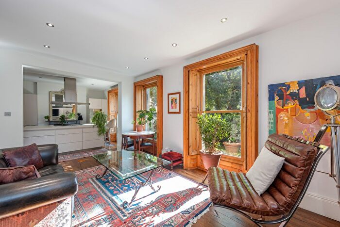 4 Bedroom End Of Terrace House To Rent In Fulham Road, Fulham, London, SW6