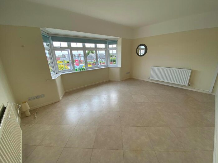 2 Bedroom Detached Bungalow To Rent In Covertside, Newton, CH48