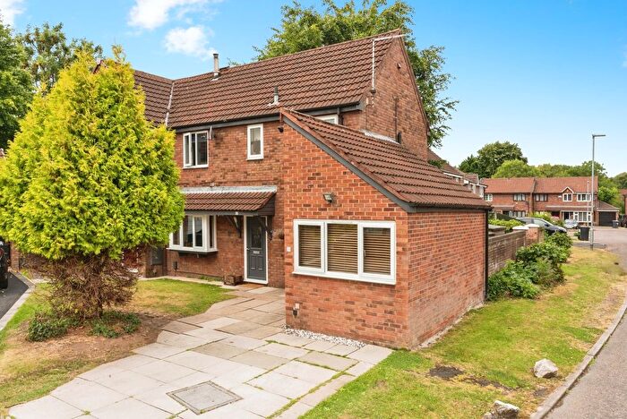 4 Bedroom Semi-detached House For Sale In Tweedsmuir Close, Fearnhead, Warrington, Cheshire, WA2