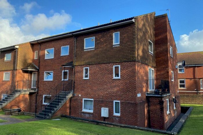 2 Bedroom Flat To Rent In The Conifers Bedfordwell Road, Eastbourne, East Sussex, BN21