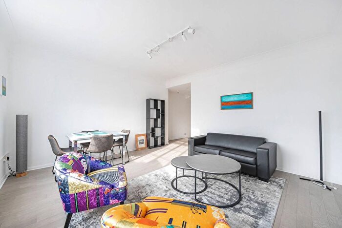 1 Bedroom Flat To Rent In Drayton Gardens, Chelsea, London, SW10