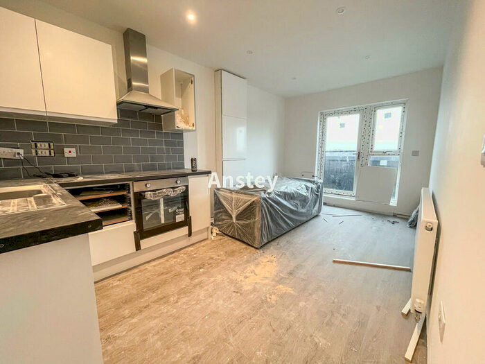 1 Bedroom Flat To Rent In Portswood Road, Southampton, SO17