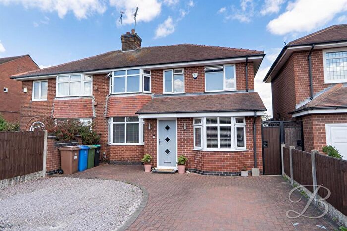 4 Bedroom Semi-Detached House For Sale In Southwell Road West, Mansfield, NG18