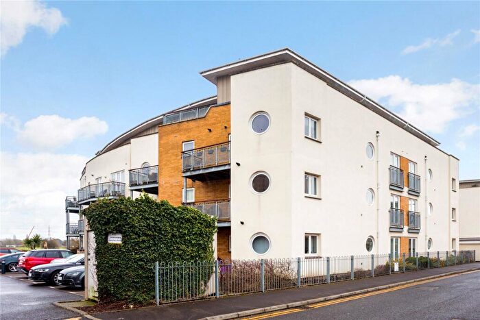 2 Bedroom Flat To Rent In Chertsey House, Bridge Wharf, Chertsey, KT16