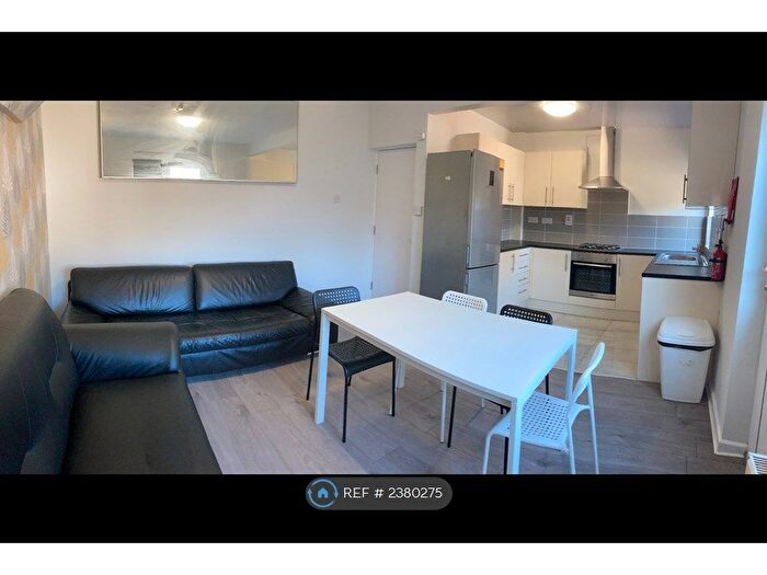 5 Bedroom Terraced House To Rent In Queensland Avenue, Coventry, CV5