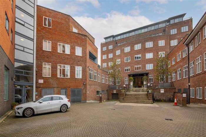 2 Bedroom Flat To Rent In Percy Laurie House, Upper Richmond Road, Putney, SW15