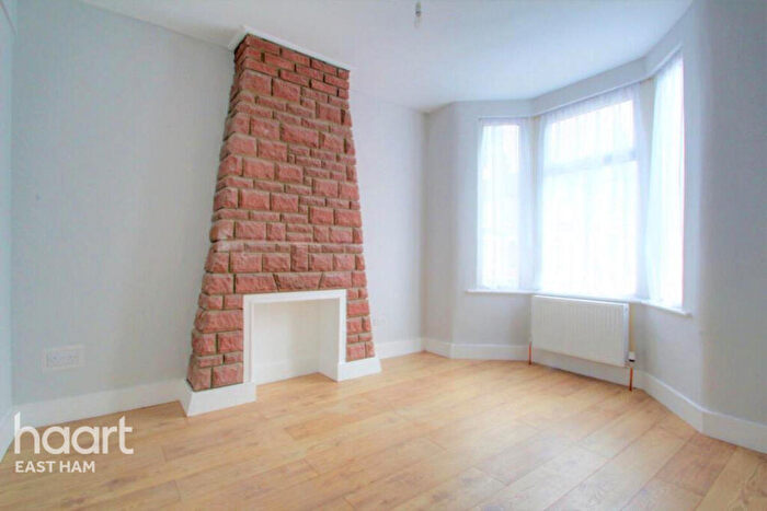 3 Bedroom Terraced House To Rent In Upperton Road West, London, E13