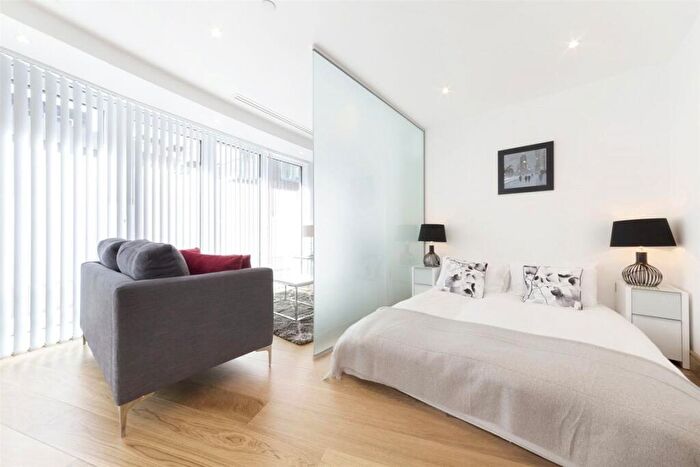 Flat To Rent In Crossharbour Plaza, Canary Wharf, E14
