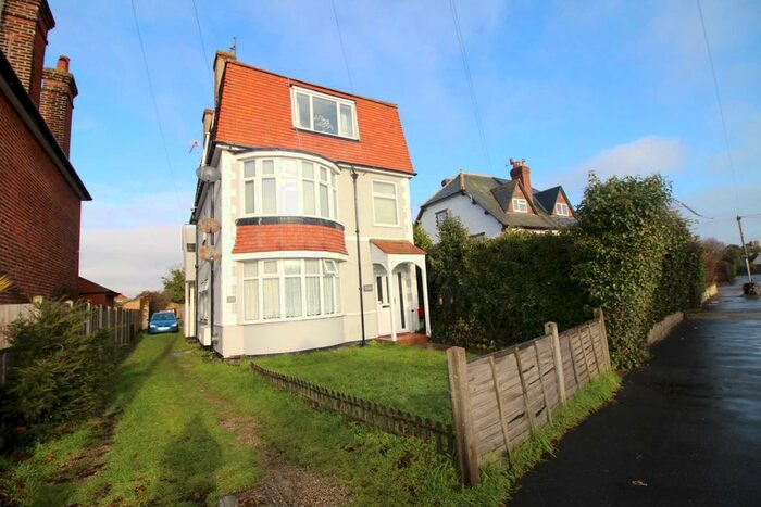 2 Bedroom Flat To Rent In Holland Road, Clacton On Sea, CO15