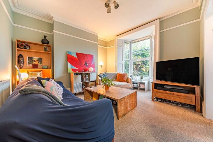 1 Bedroom Flat For Sale In Kingston Road, London, SW19