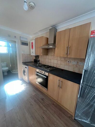2 Bedroom Flat To Rent In Ilford, IG1