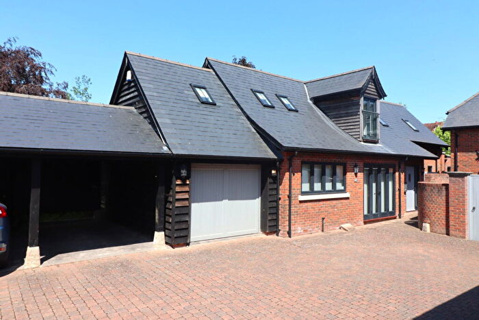 3 Bedroom Detached House For Sale In Stiles Yard, West Street, Alresford, SO24