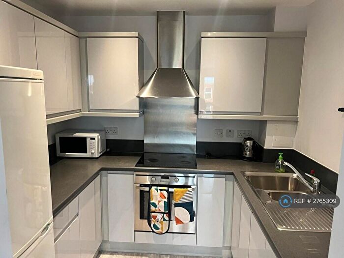 1 Bedroom Flat To Rent In Memorial Heights, Ilford, IG2